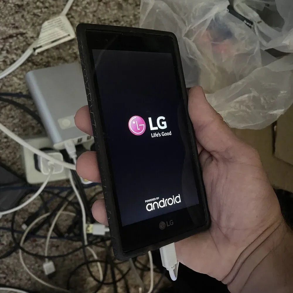 LG K8 2017 16GB - Android Smartphone - Model RS500
